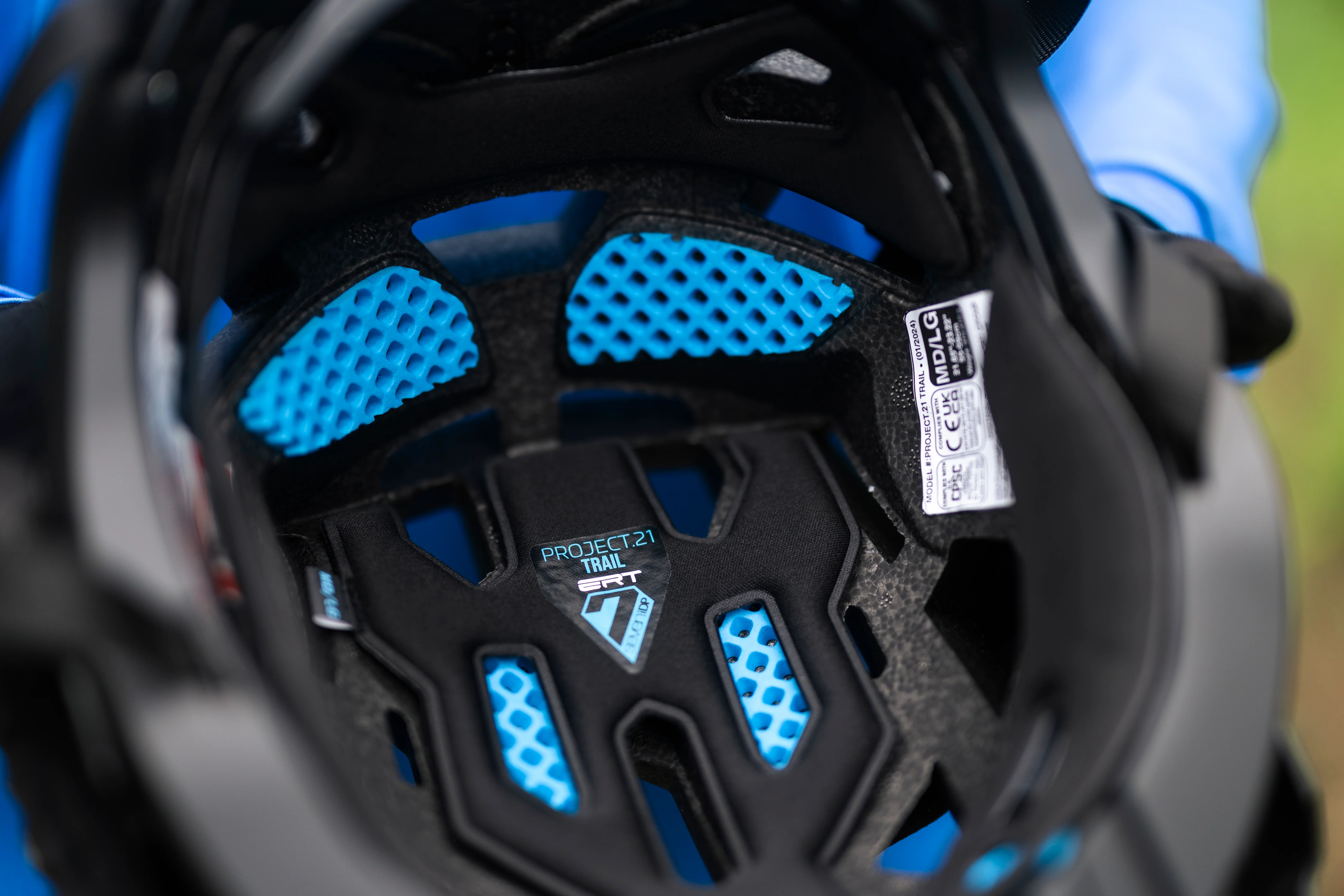 7 iDP Project 21 Trail MTB Helmet - Matt Ice White - Image 4