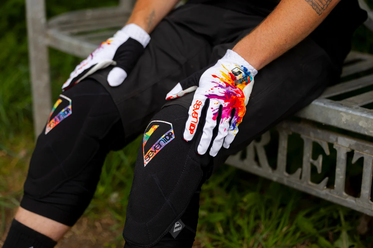 7 iDP Project MTB Glove - LTD Edition - Splatter - Image 5