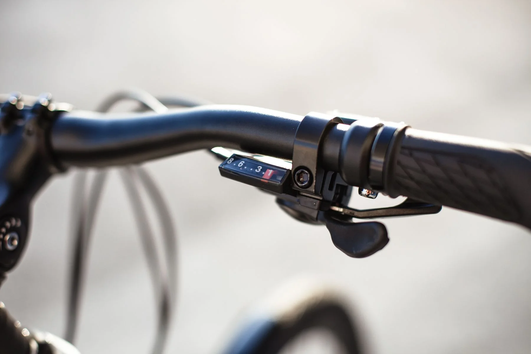 Batch Bicycles 700c Step-Thru Bosch E-Bike - White - Image 4