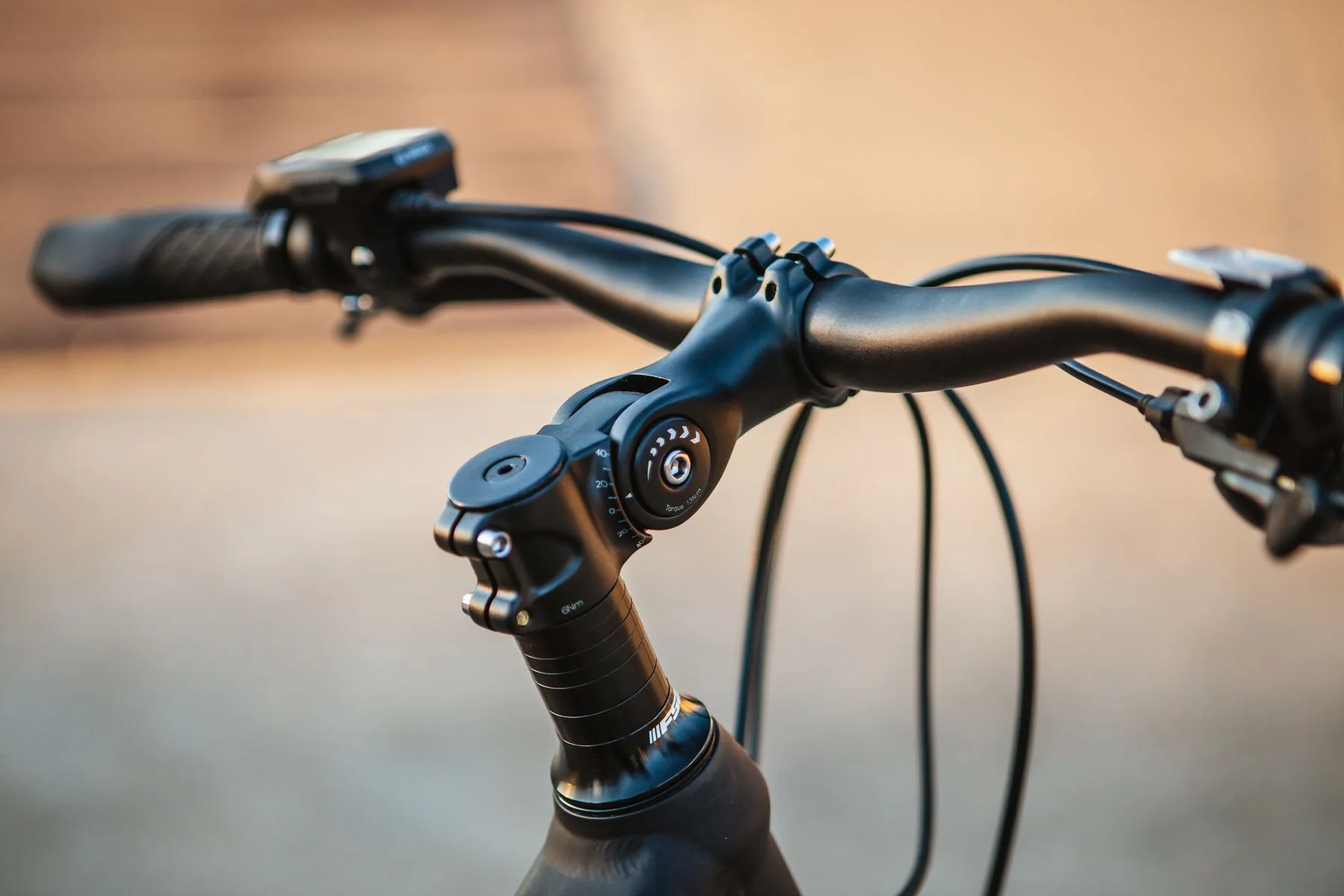 Batch Bicycles 700c Step-Thru Plus Bosch E-Bike - Black - Image 9