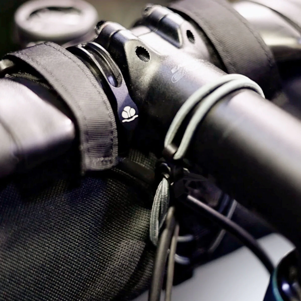 Blackburn Grid Handlebar Bag - Image 5