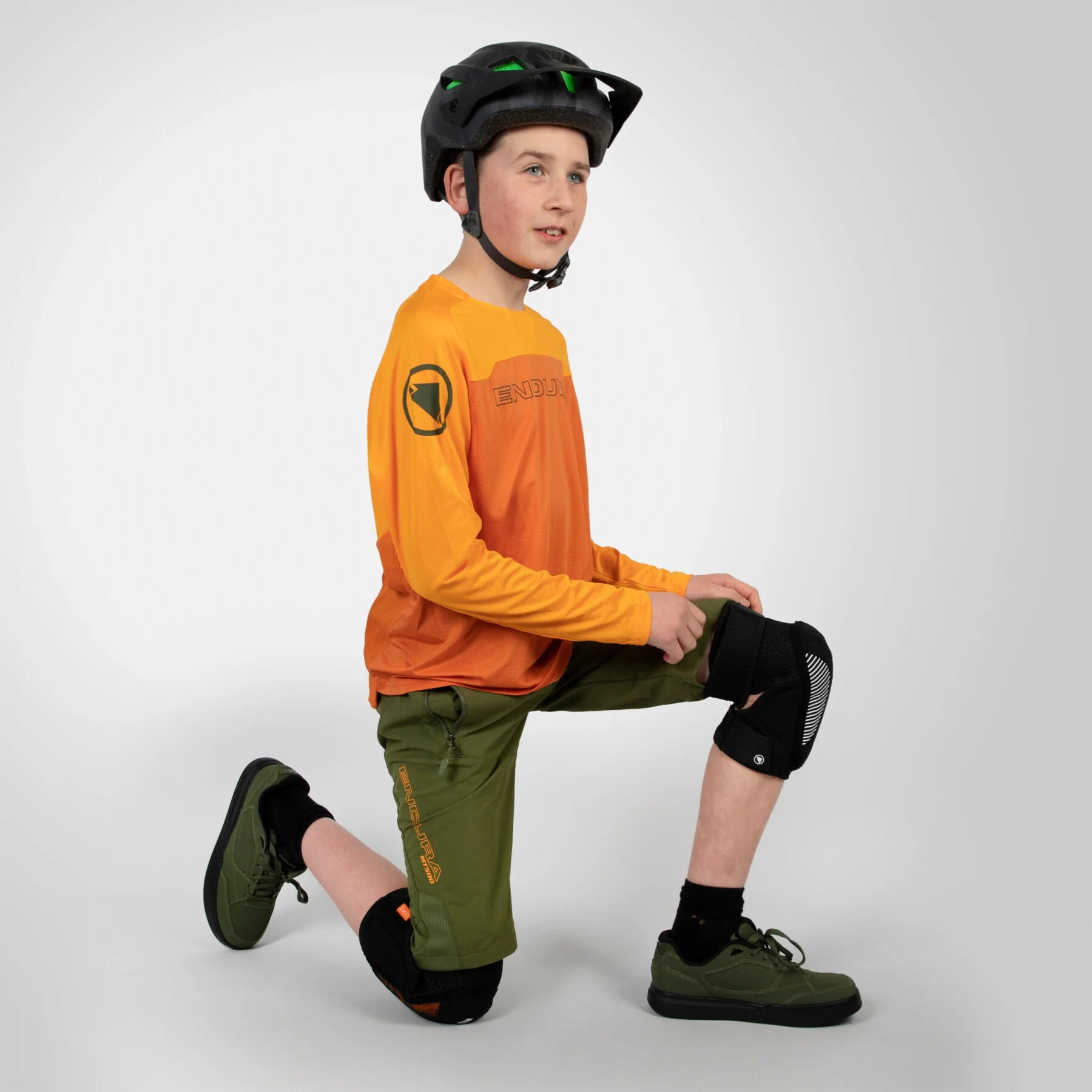 Endura MT500 D3O Knee Pad - Youth - Black - Image 3