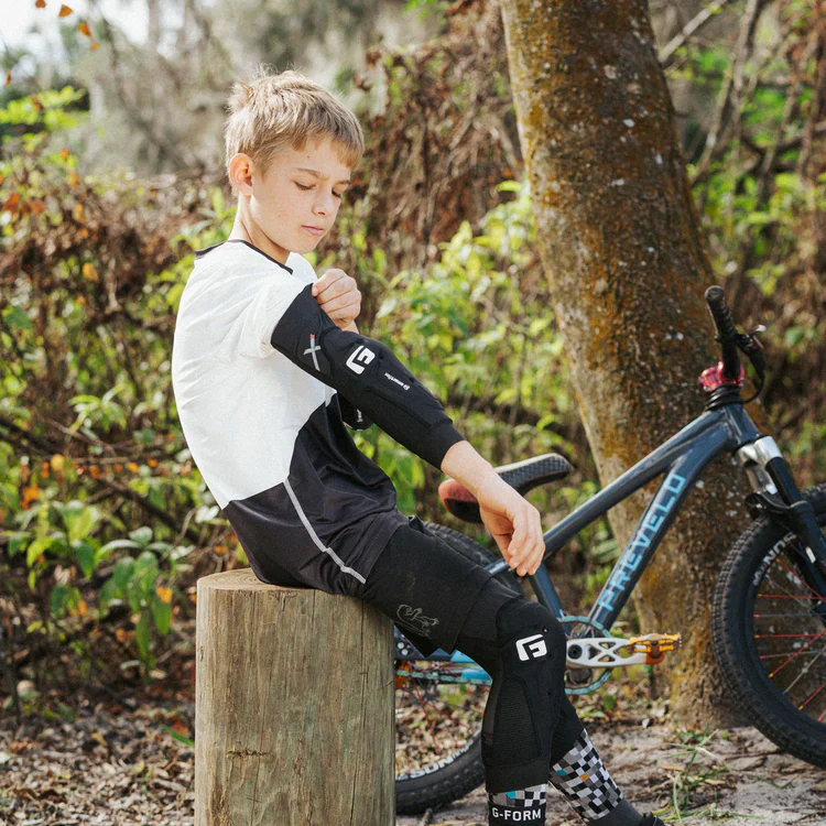 G-Form Pro-X4 Elbow Guard - Youth - Black - Image 5