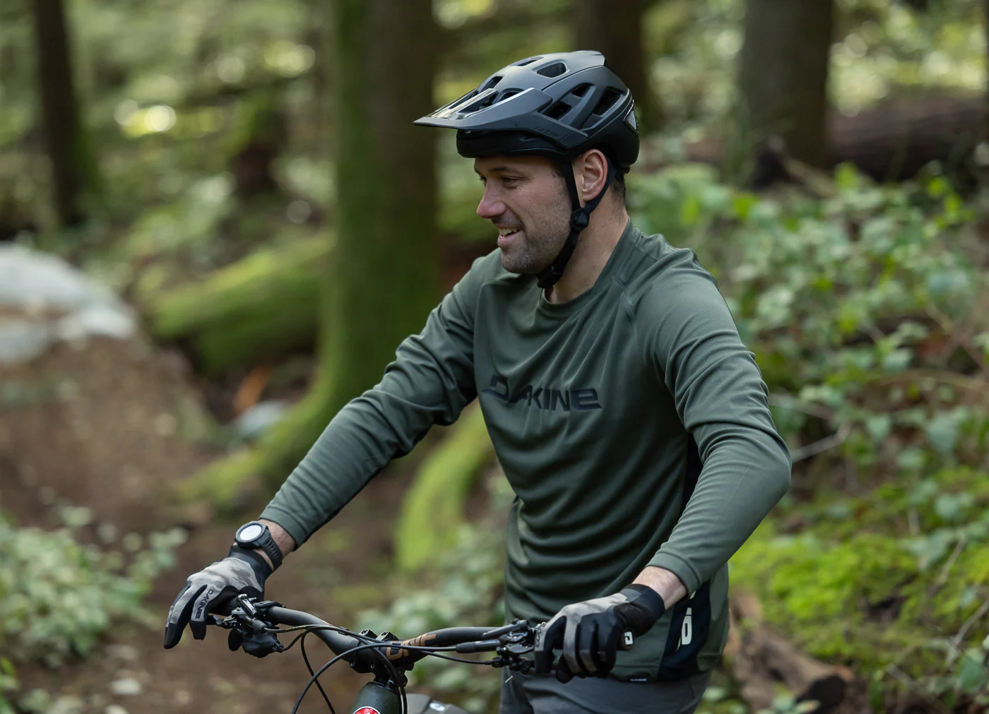 Lazer Jackal Kineticore MTB Helmet - Full Matte Black - Image 9