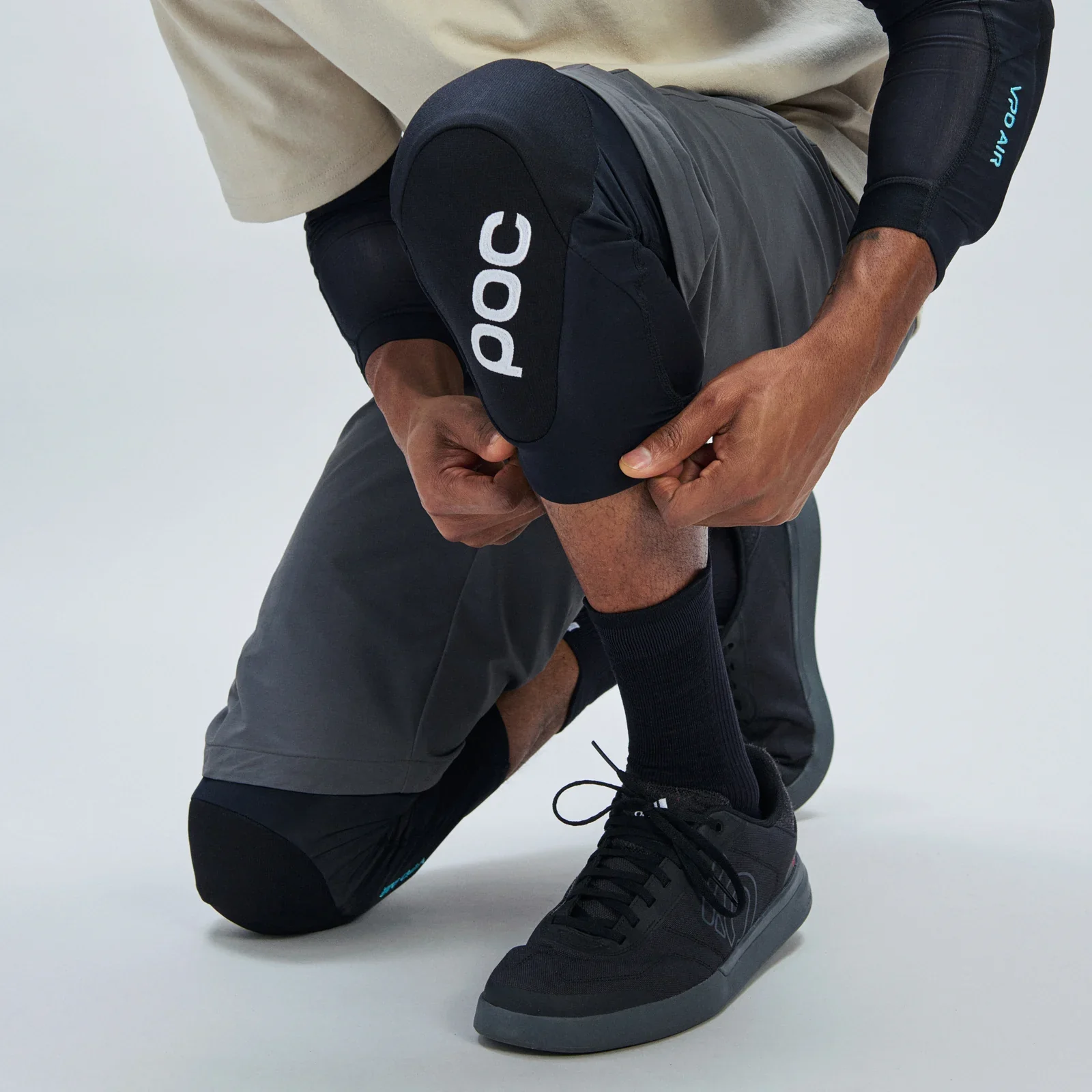 POC VPD Air Leg Pad - Uranium Black - Image 4
