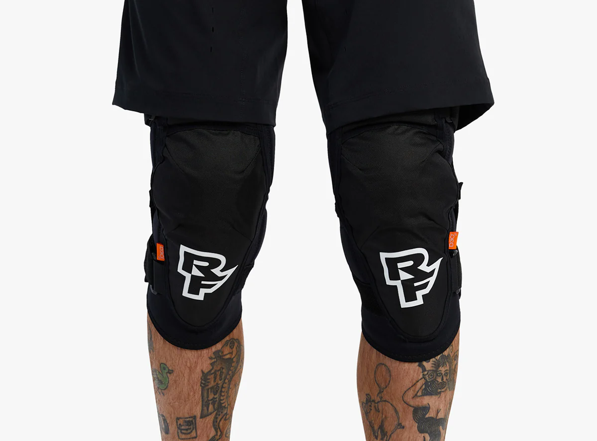 Race Face Ambush Knee - Stealth - Image 2