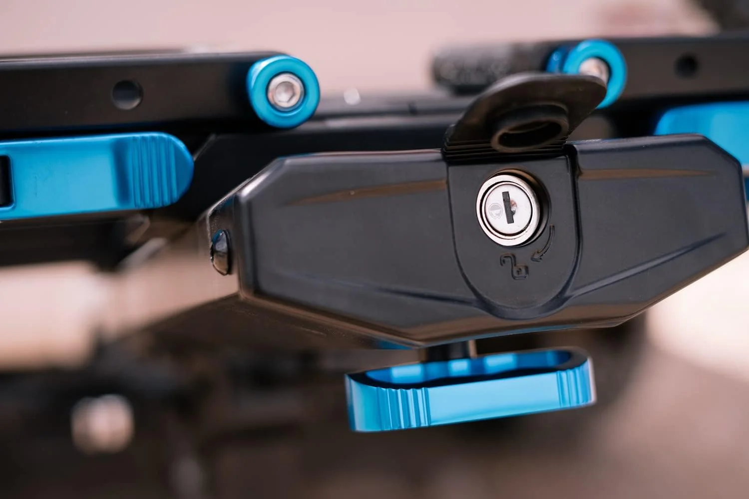 Rocky Mounts GuideRail 2" Hitch Mount Rack - Image 7