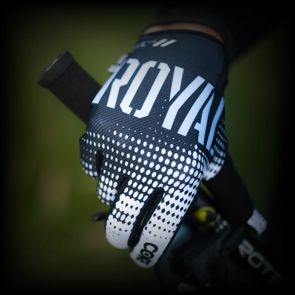 Royal Core MTB Glove - Dot Fade - Black-White - Image 9