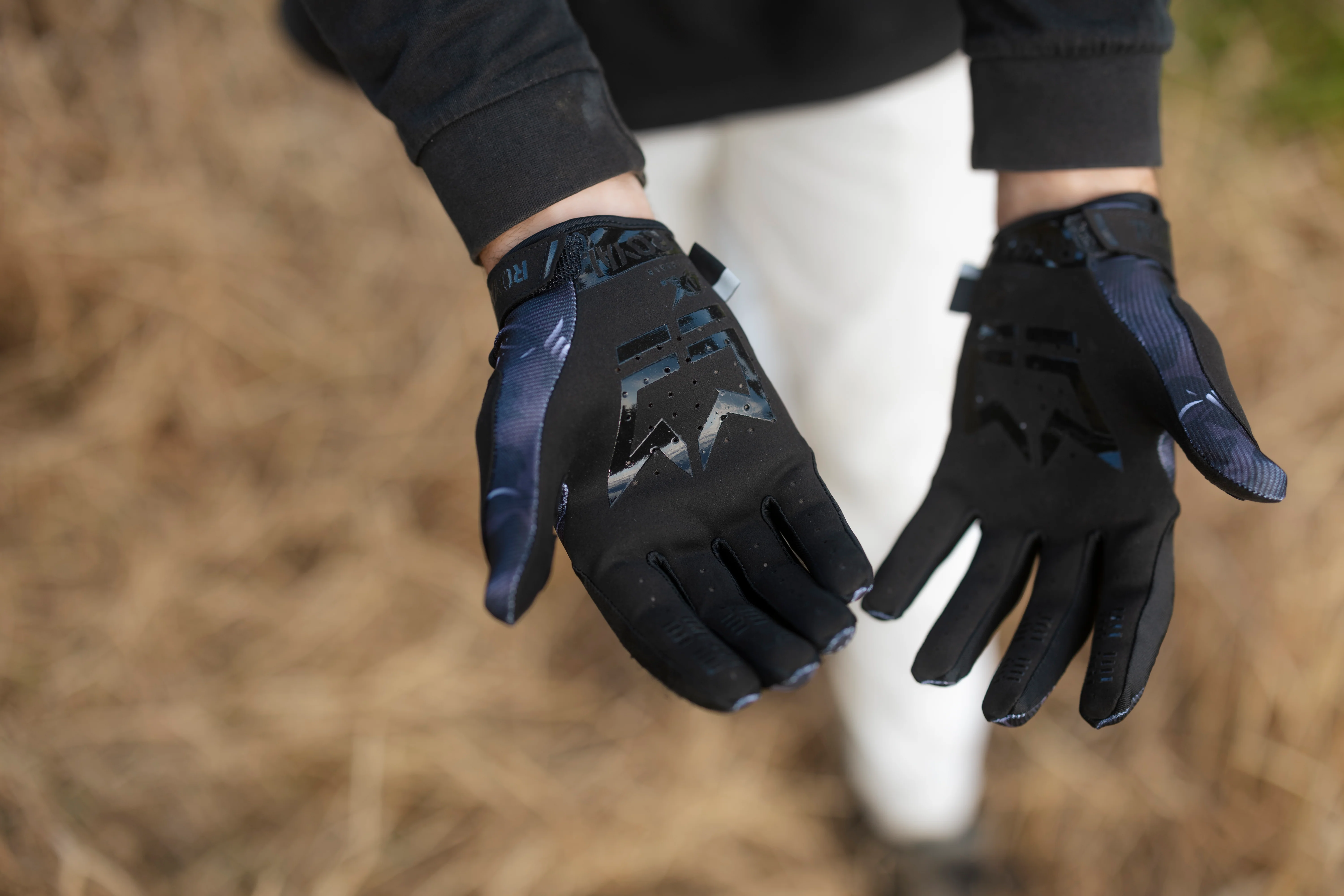 Royal Core MTB Glove - Youth - Barbed Wire - Image 5