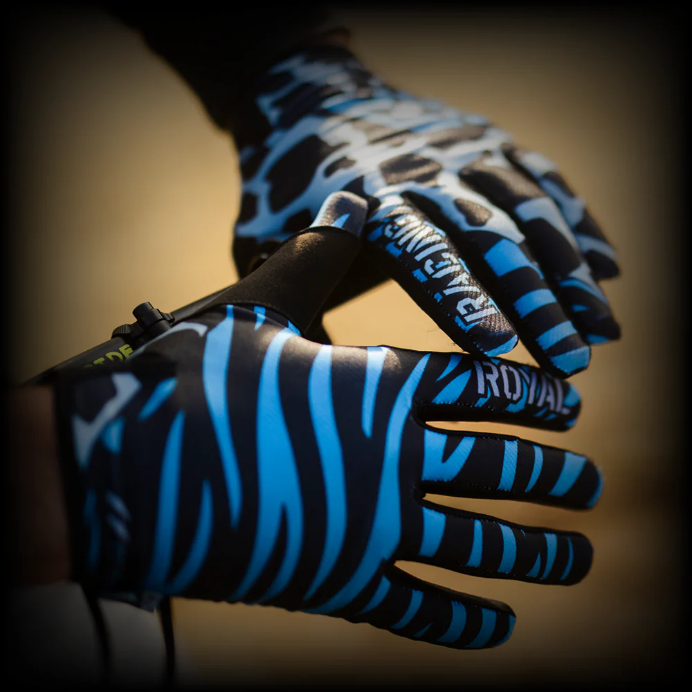 Royal Core MTB Glove - Youth - Skin Blue-Black - Image 6