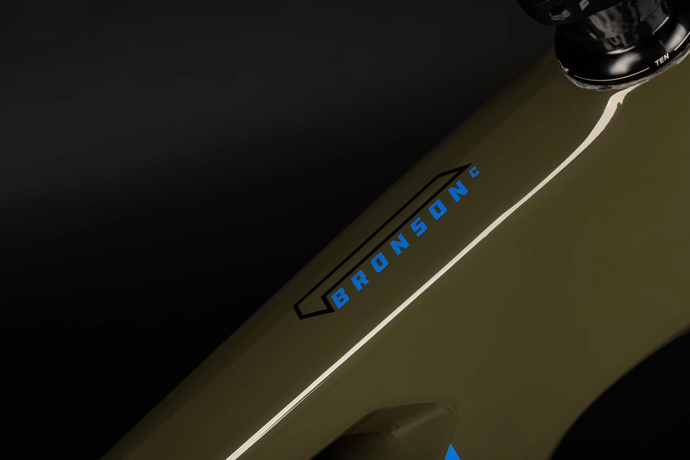 Santa Cruz Bronson 4.0 Carbon MX - XT Kit - Gloss Moss - Image 4