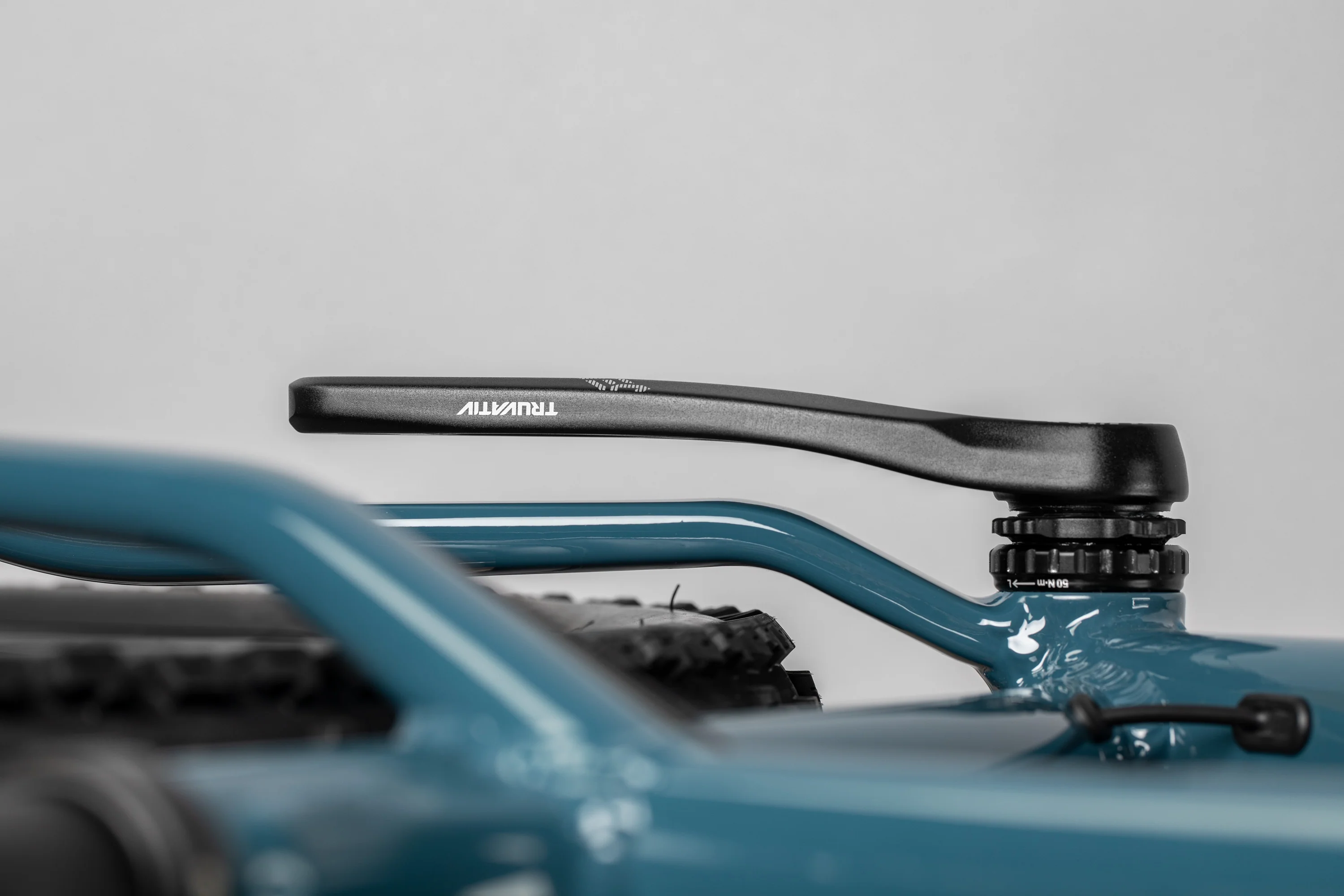 Santa Cruz Chameleon AL MX - D Kit - Gloss Navy Blue - 2023 - Image 3