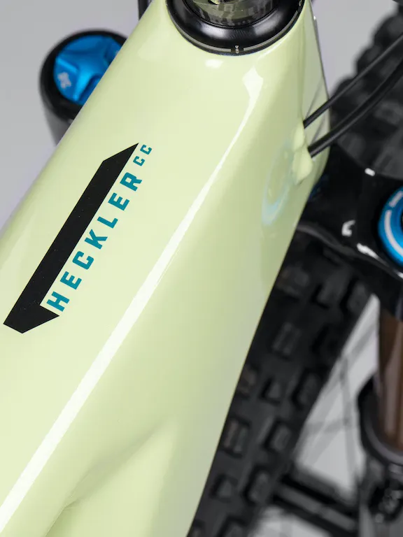 Santa Cruz Heckler Carbon MX - R Kit - Gloss Avocado Green - 2023 - Image 3