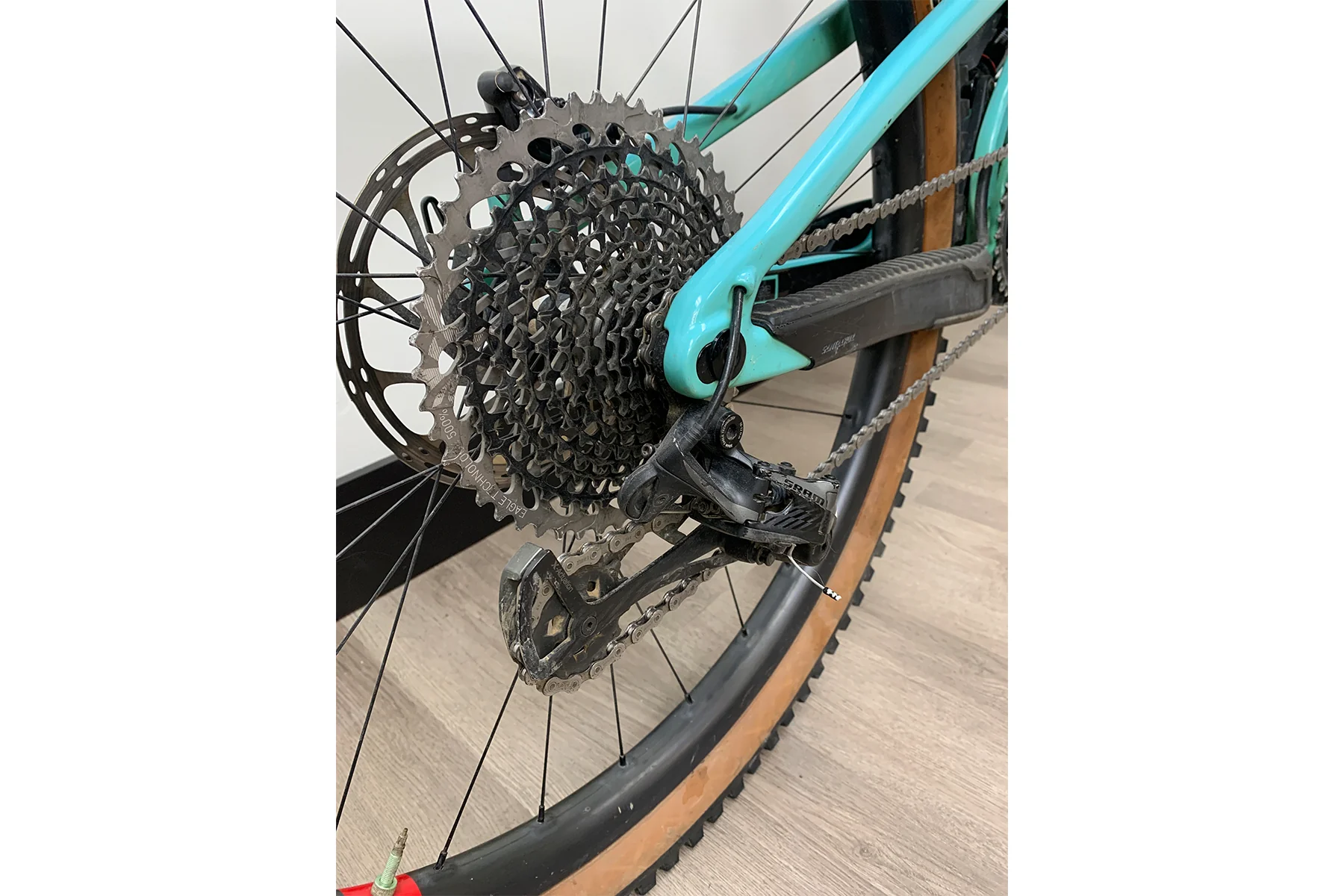 Santa Cruz Megatower Carbon CC 29" - X01 SDU - FS Green - Large - 2019 - Demo 1 - Image 2