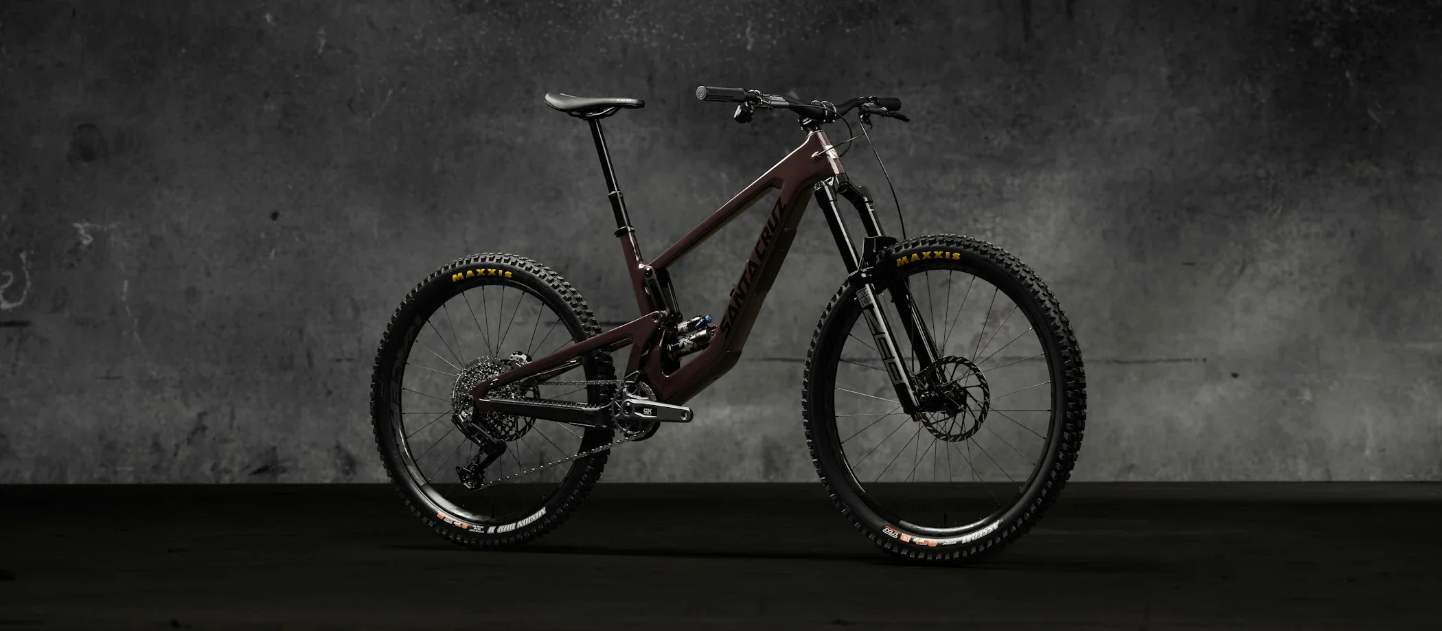 Santa Cruz Nomad Carbon MX - GX AXS - Gloss Stormbringer Purple - 2025 - Image 3