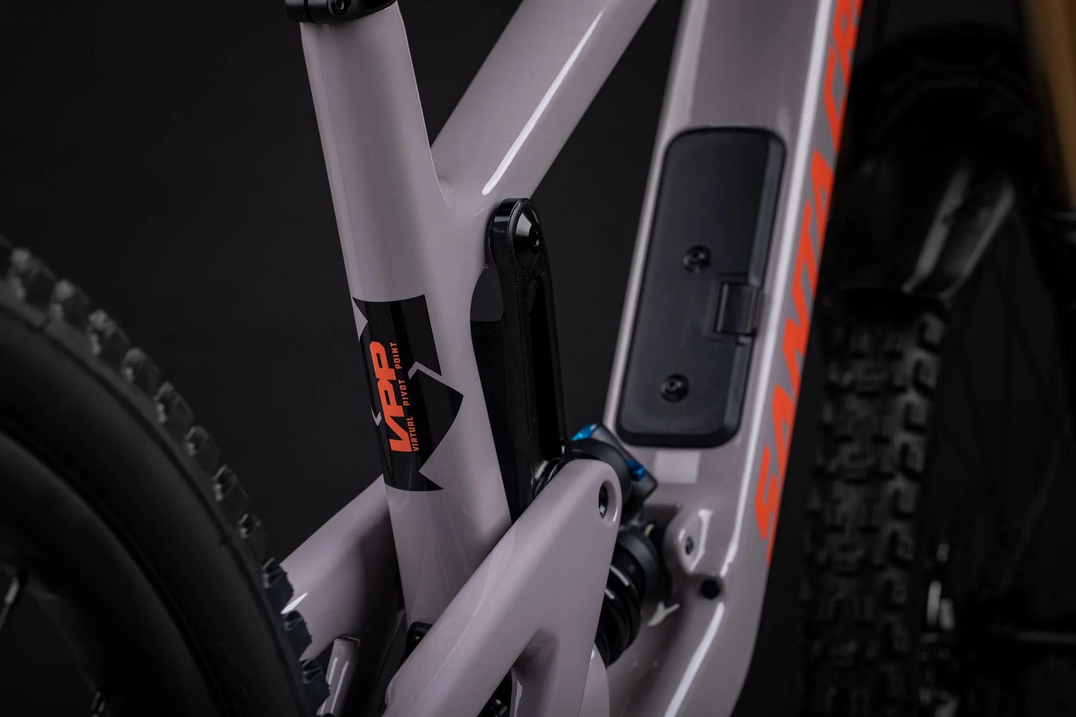 Santa Cruz Nomad Carbon MX - S Kit - Gloss Gypsum - NLM - Image 2
