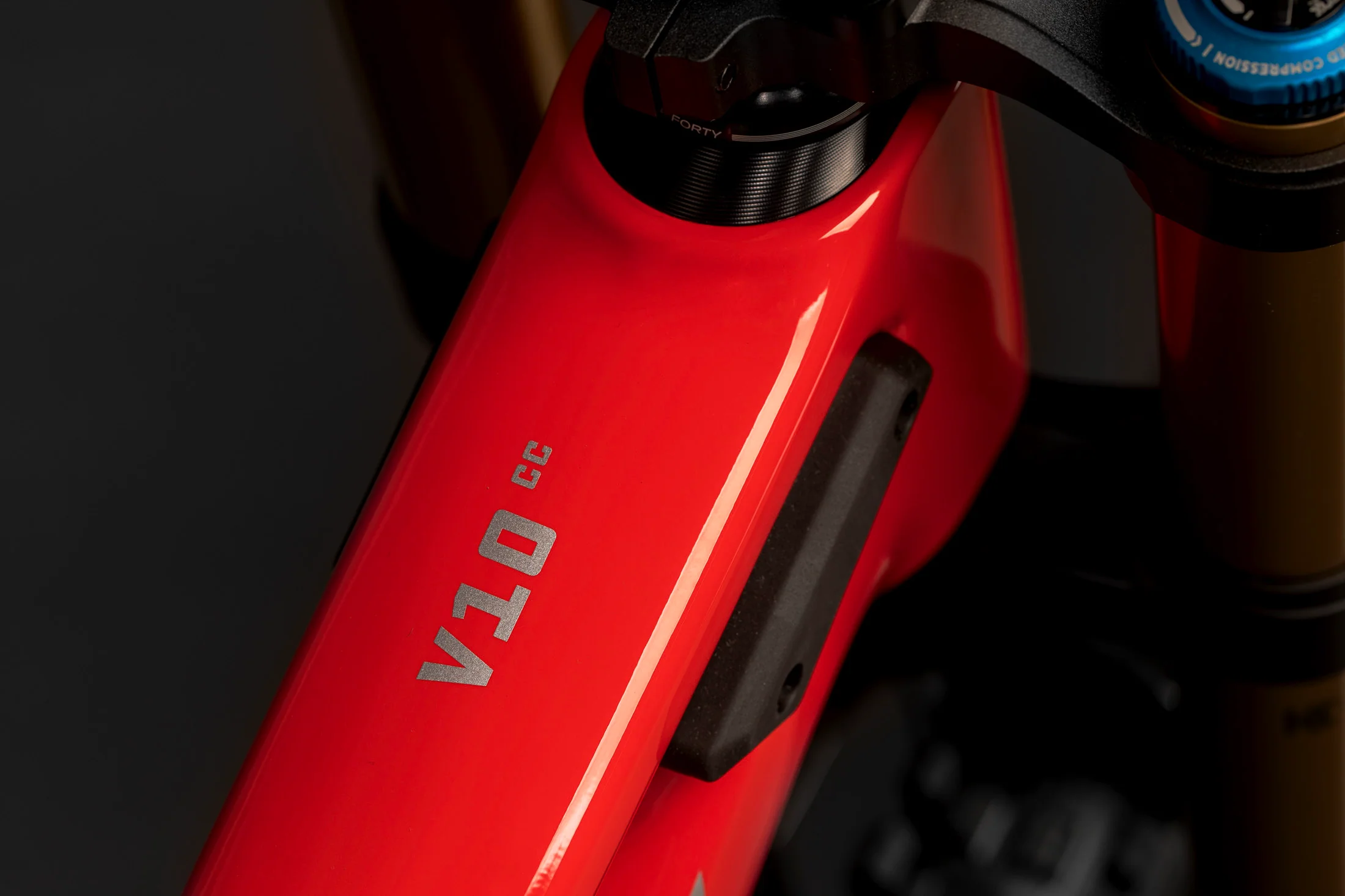 Santa Cruz V10 CC MX - DH S Kit - Gloss Red - 2024 - Image 14