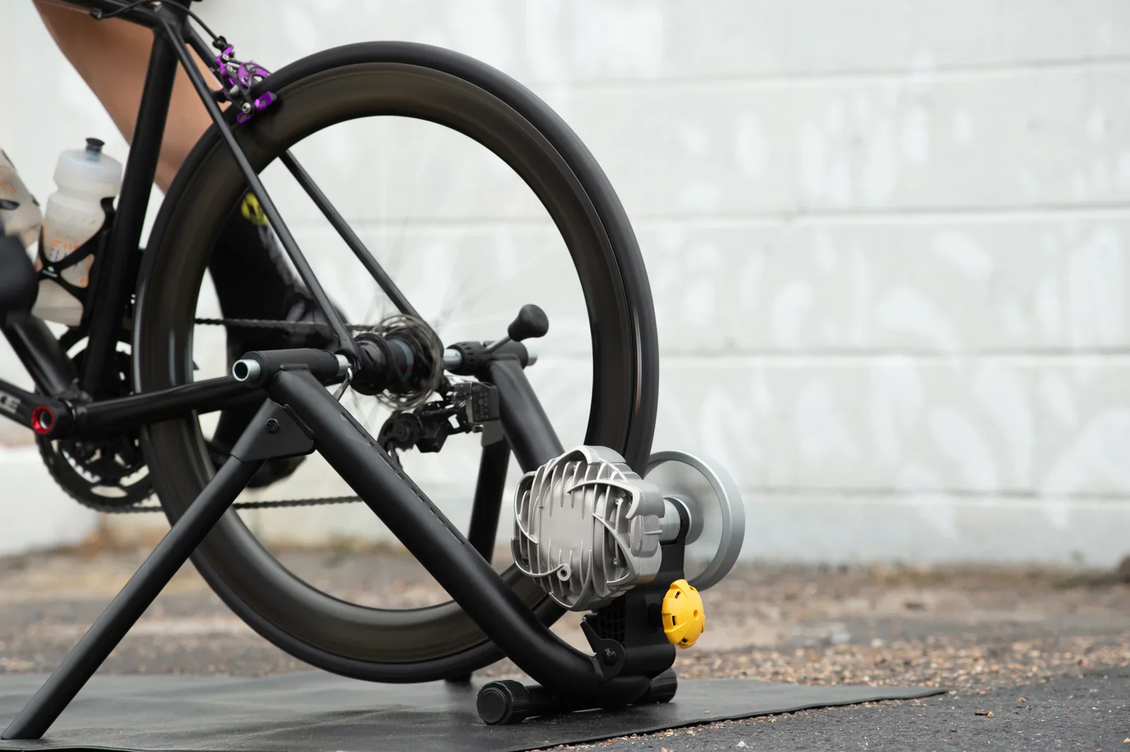 Saris Fluid2 Trainer - Image 3