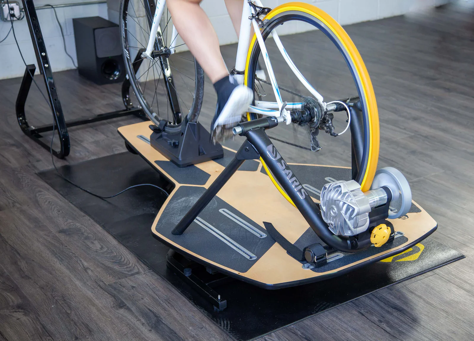 Saris Trainer Tire - Yellow - Image 3