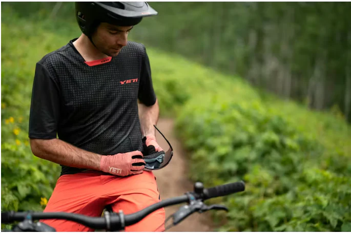 Yeti Enduro Short Sleeve MTB Jersey - Obsidian Halftone - Image 4